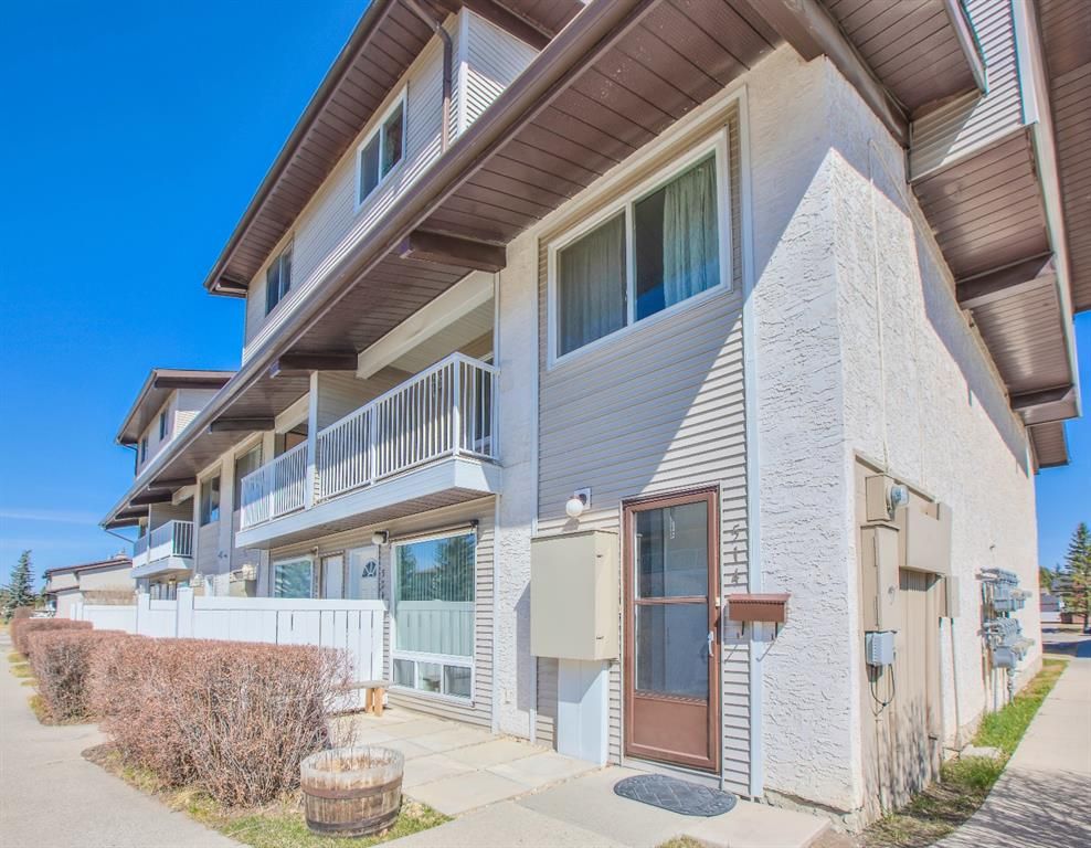 I have sold a property at 514 200 Brookpark DRIVE SW in Calgary
